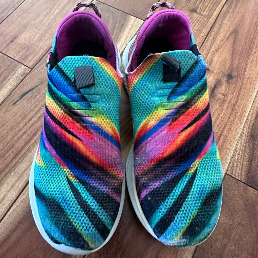 Sketchers Tie-Dye size 2.5 girl slip ins